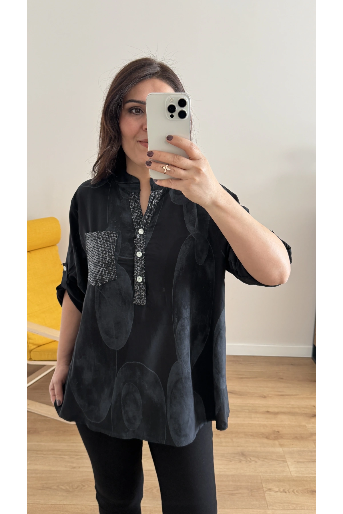 Hakim Yaka Pul Payet Desenli Siyah İthal Gömlek