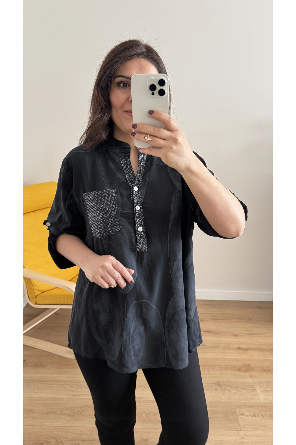 Hakim Yaka Pul Payet Desenli Siyah İthal Gömlek