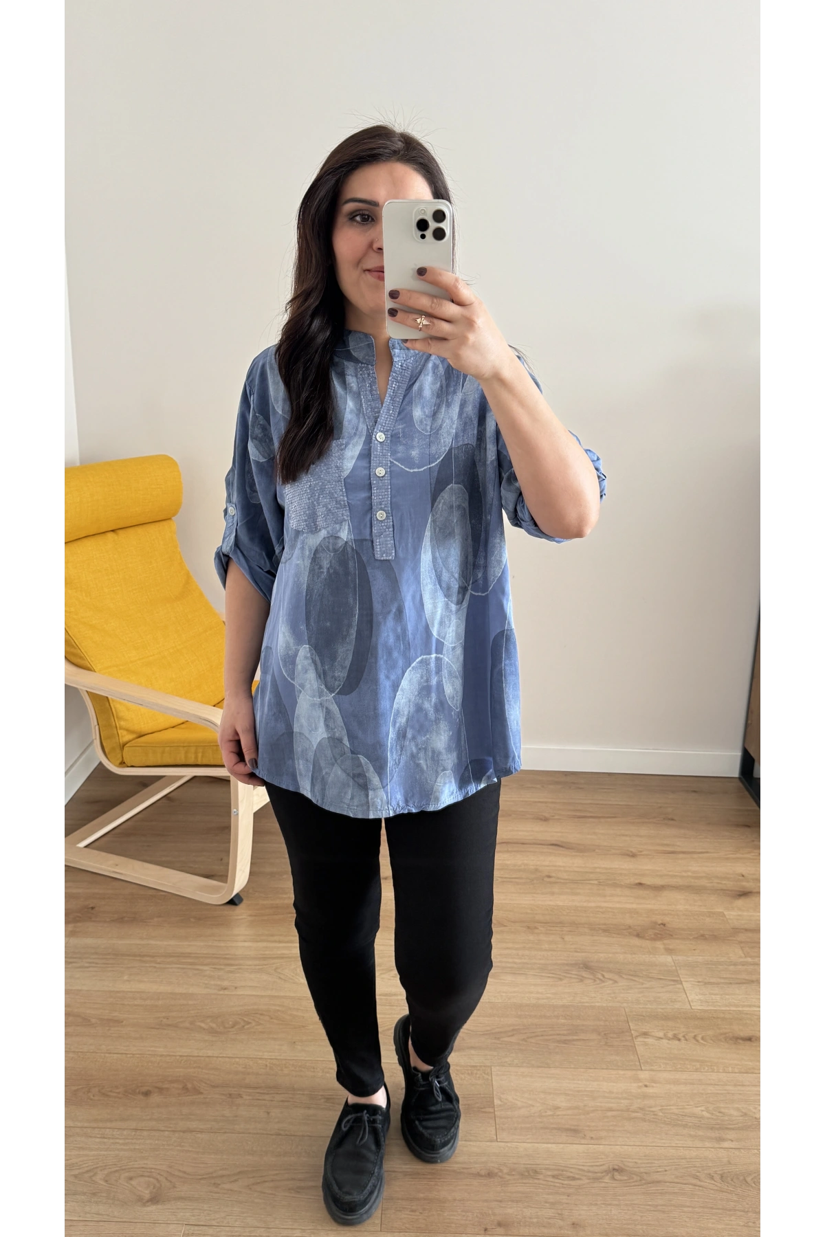 Hakim Yaka Pul Payet İşlemeli Mavi İthal Gömlek