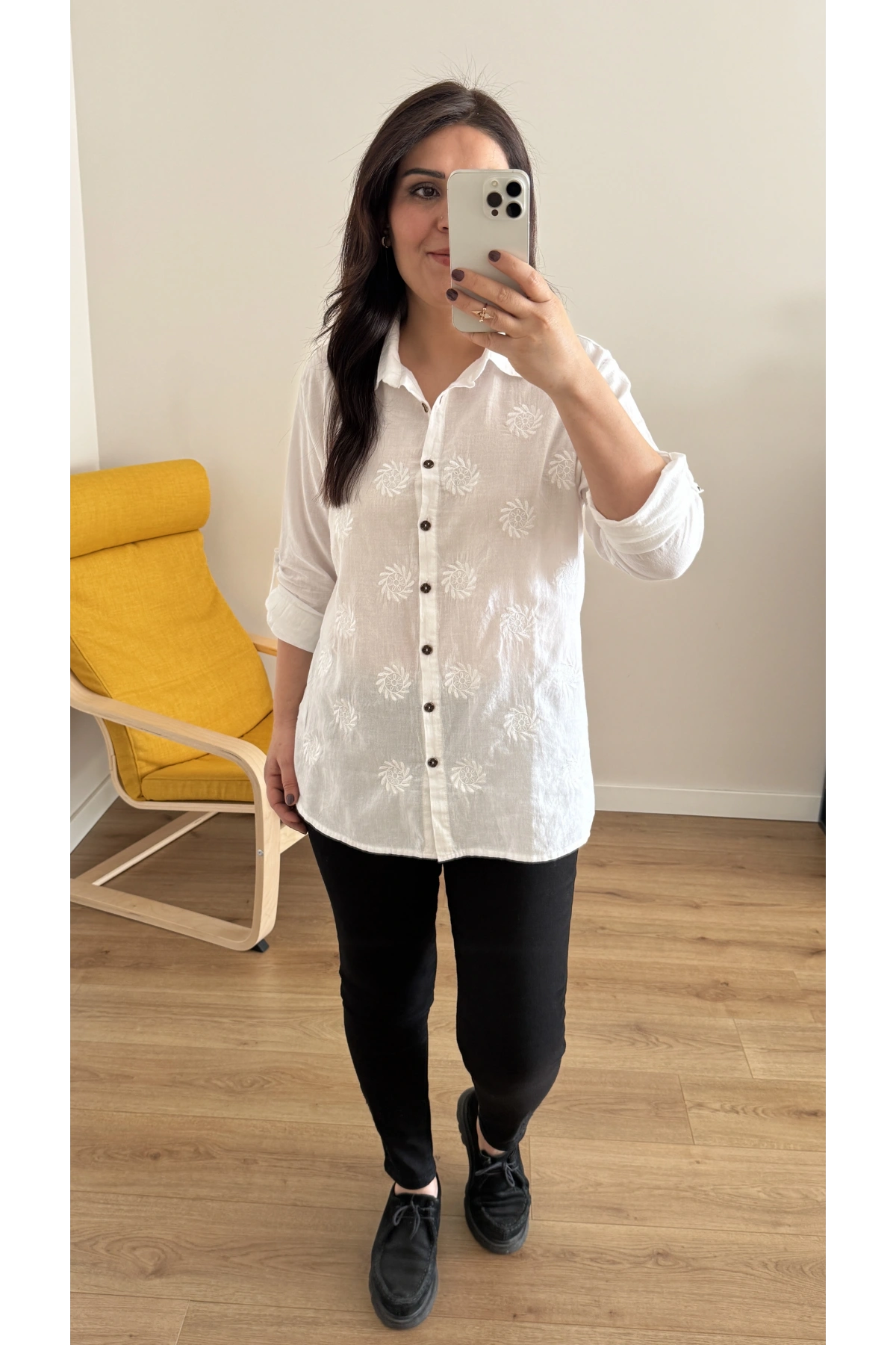 Nakış İşlemeli Pamuklu Beyaz Gömlek