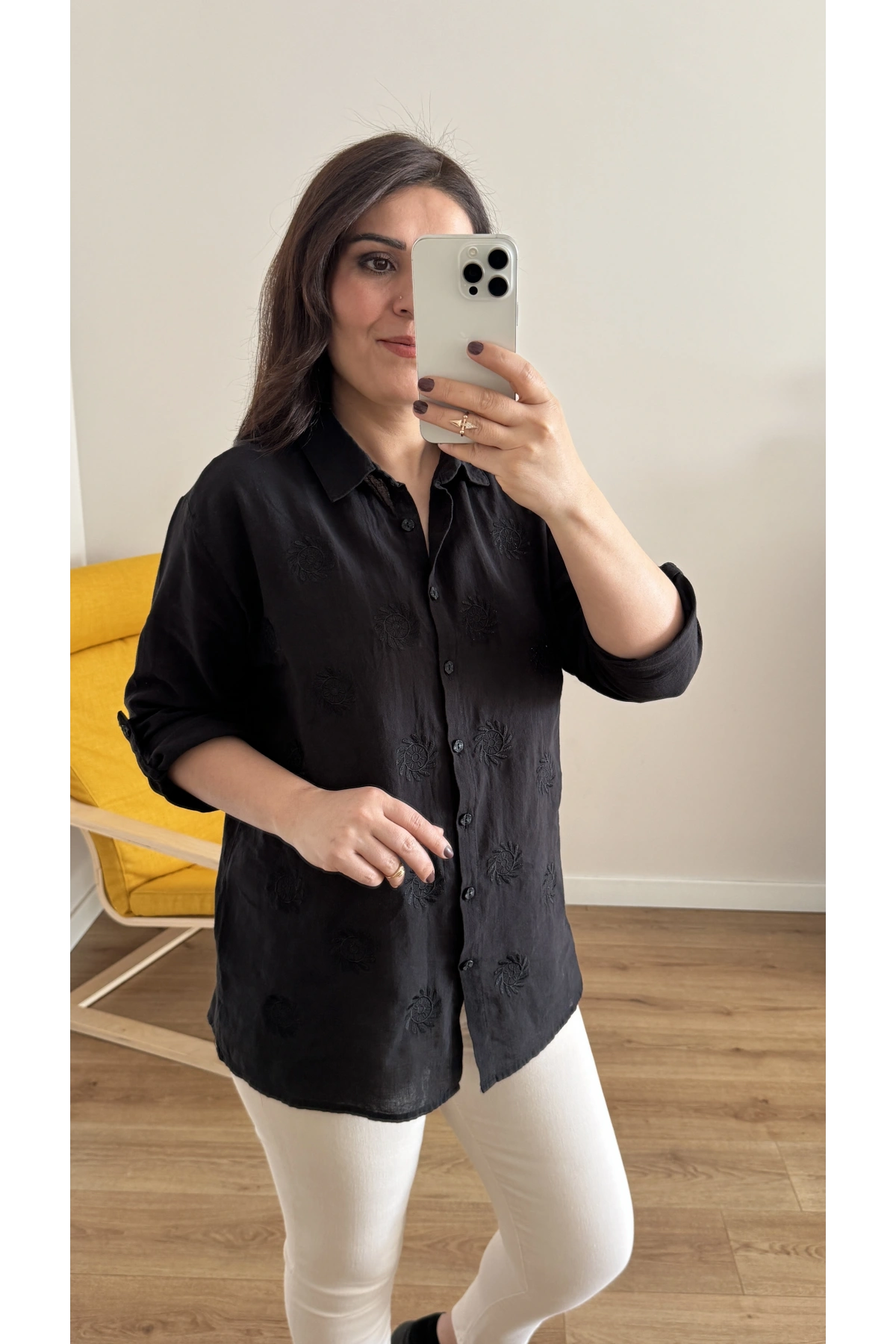 Nakış İşlemeli Pamuklu Siyah Gömlek