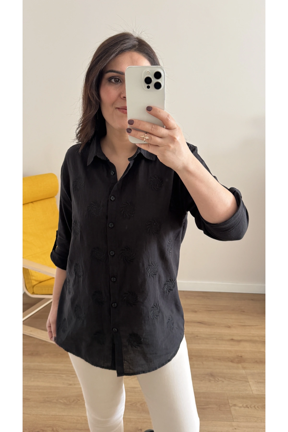 Nakış İşlemeli Pamuklu Siyah Gömlek