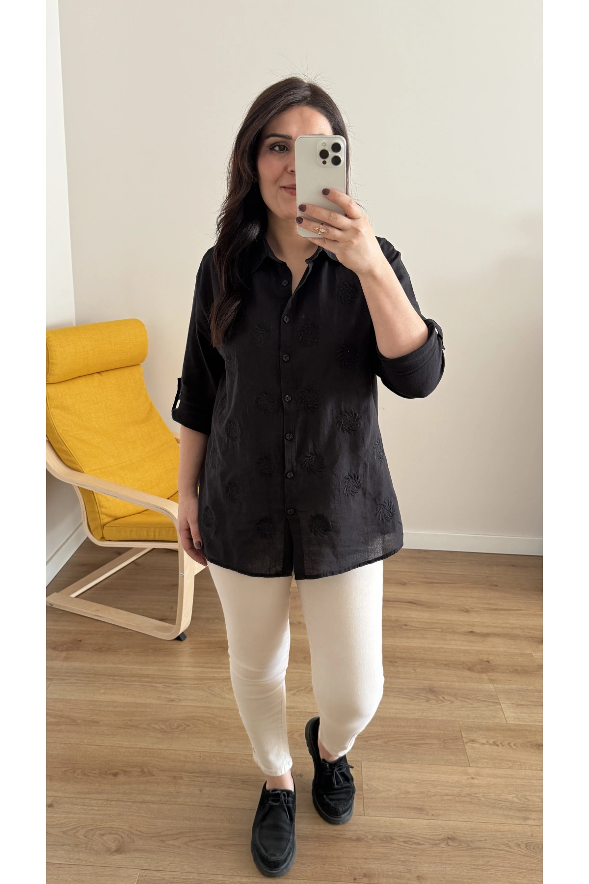 Nakış İşlemeli Pamuklu Siyah Gömlek