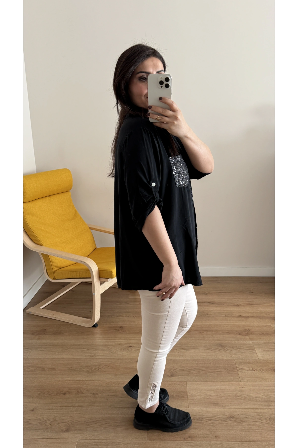 Pul Payet İşlemeli Siyah İthal Gömlek