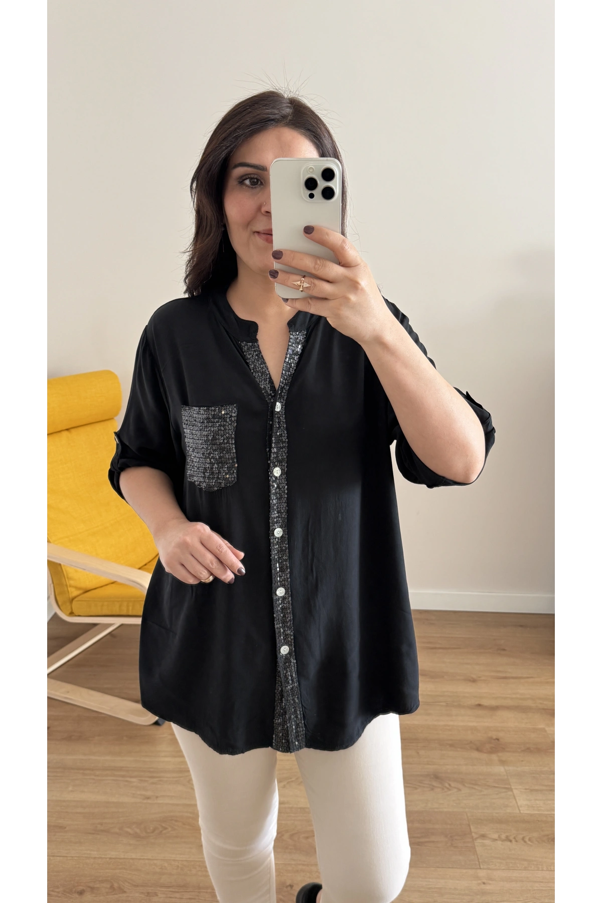 Pul Payet İşlemeli Siyah İthal Gömlek