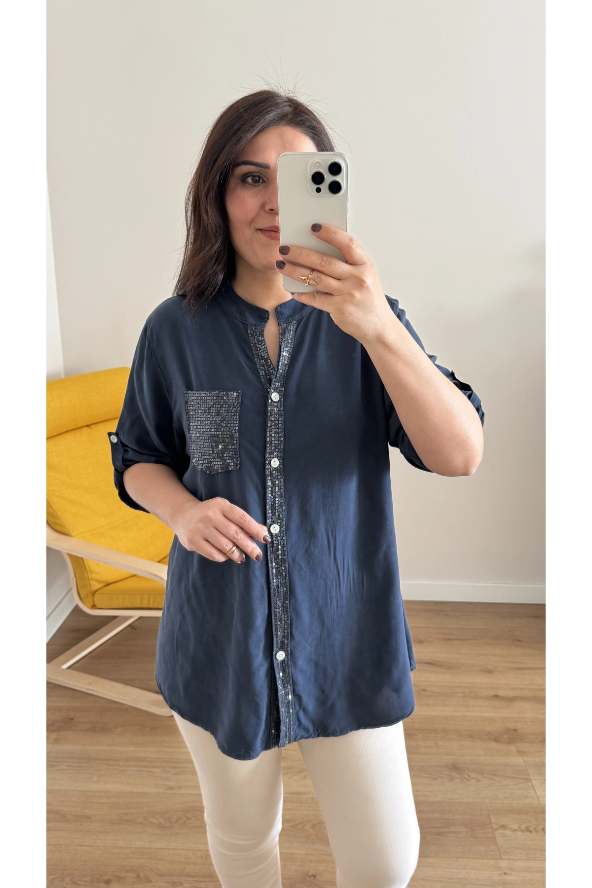 Pul Payet İşlemeli Lacivert İthal Gömlek