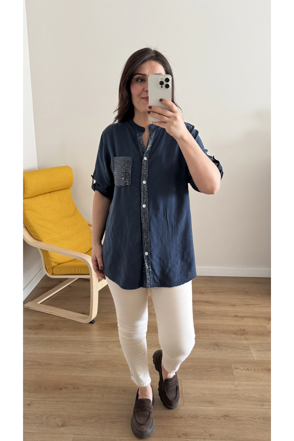 Pul Payet İşlemeli Lacivert İthal Gömlek