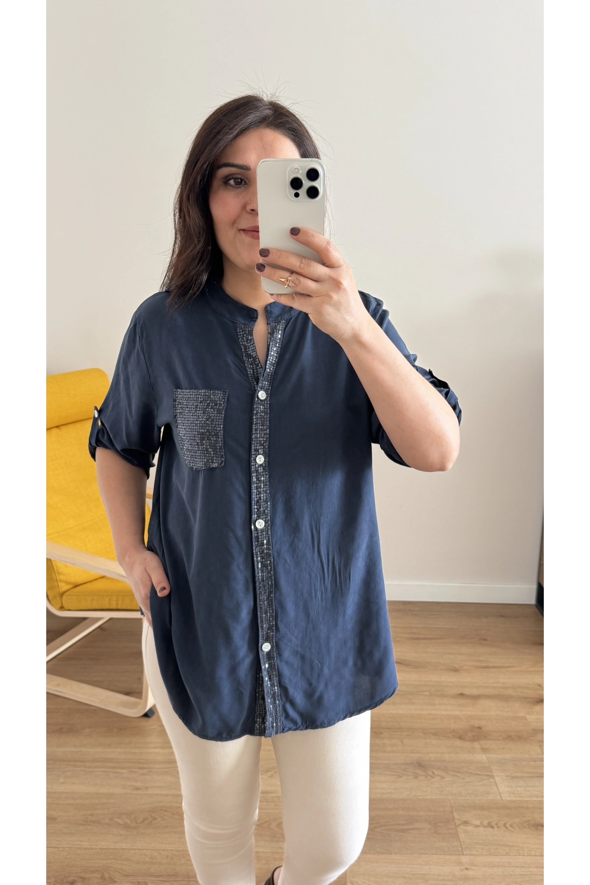 Pul Payet İşlemeli Lacivert İthal Gömlek