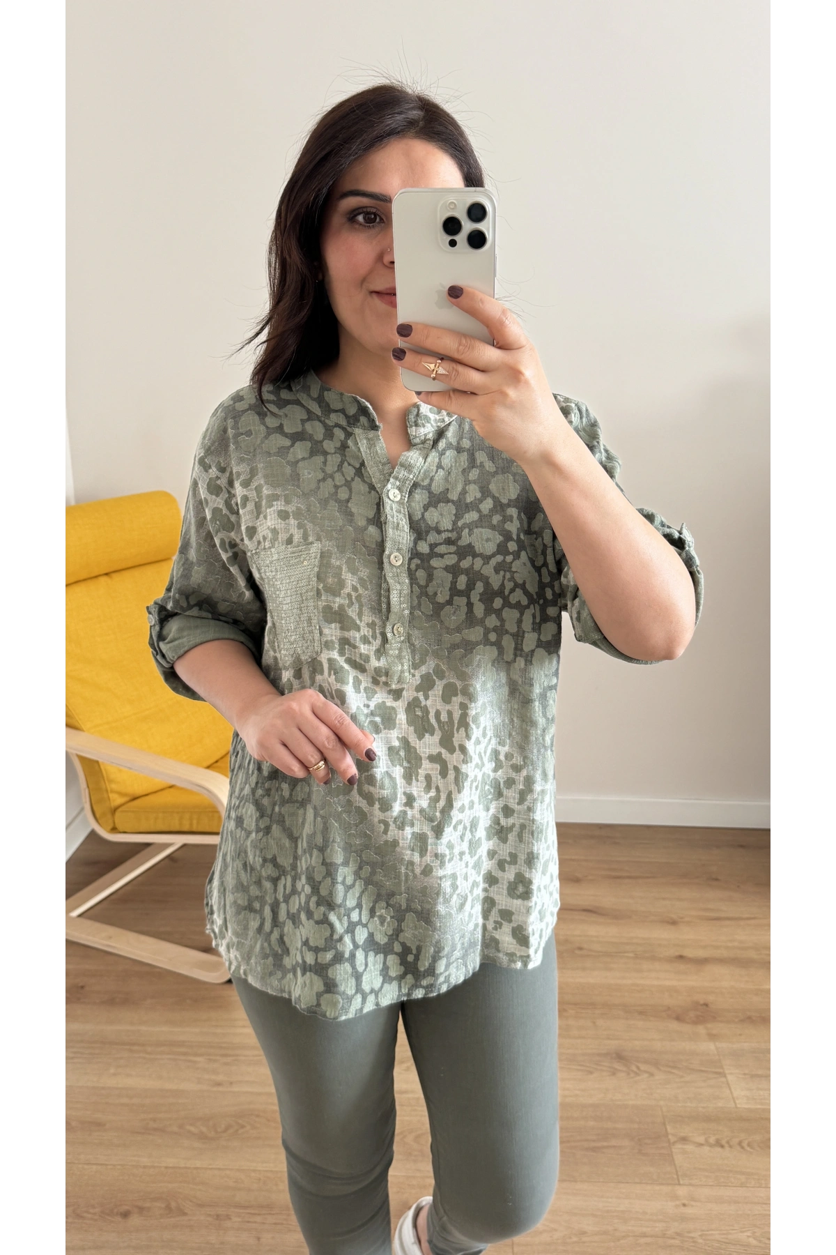 Pul Payet İşlemeli Haki Yeşil İthal Bluz