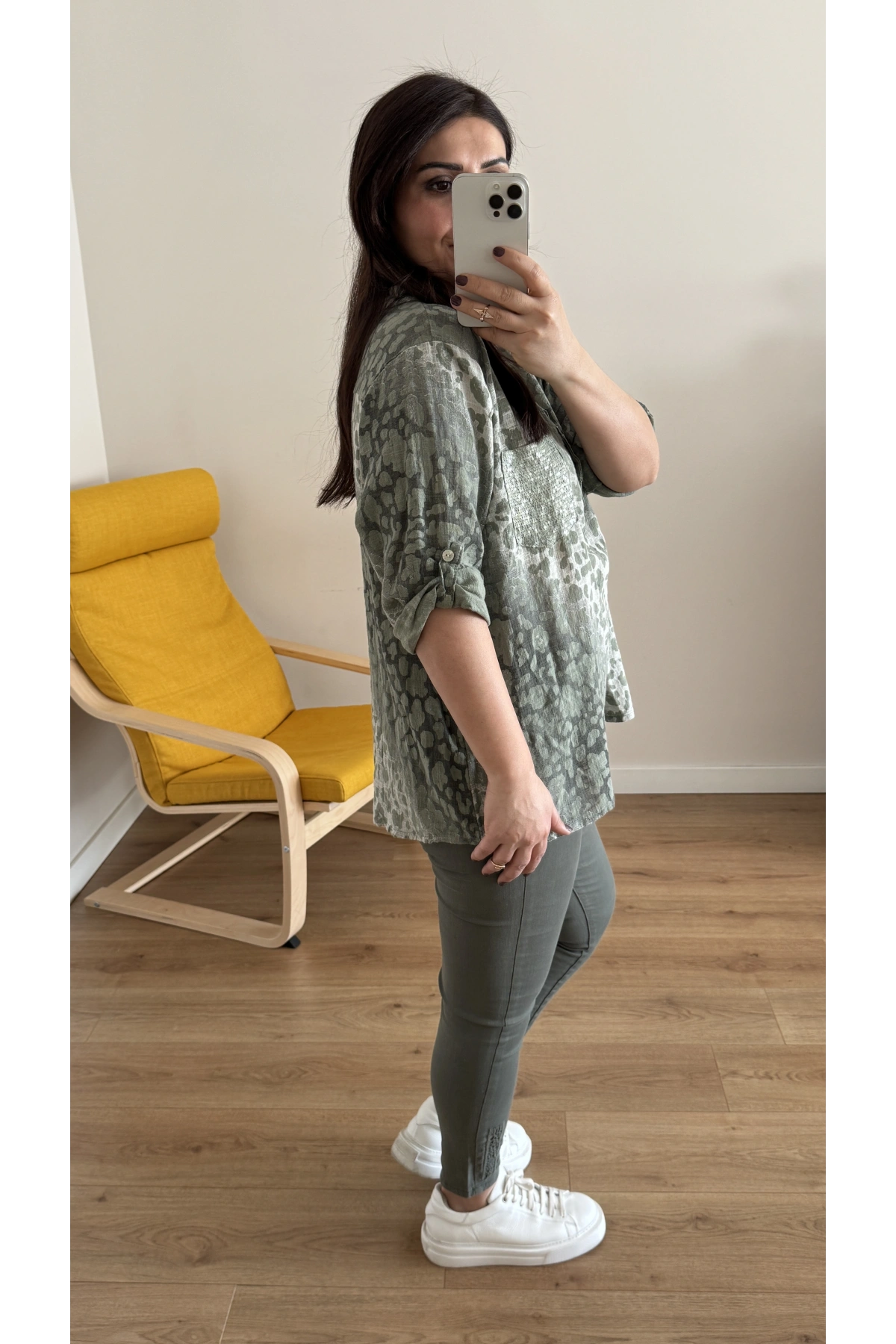 Pul Payet İşlemeli Haki Yeşil İthal Bluz