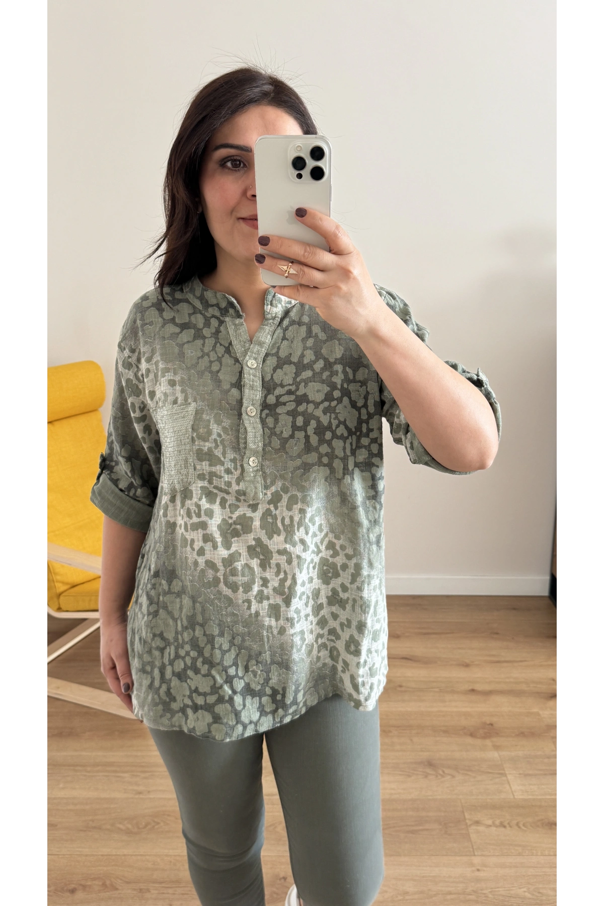 Pul Payet İşlemeli Haki Yeşil İthal Bluz