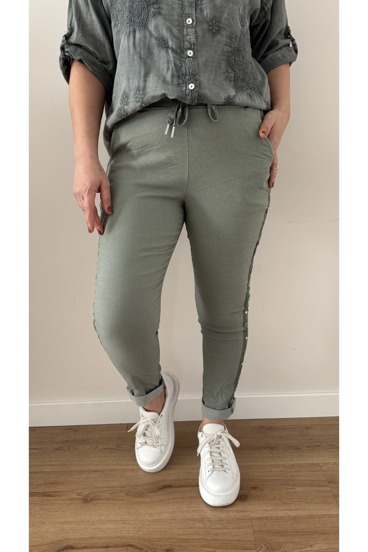 Yanı Zımba Şeritli Haki Yeşil İthal Pantolon