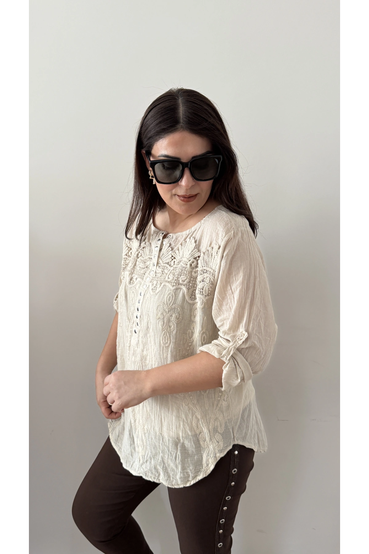 Nakışlı Zımba Düğmeli Krem Rengi İkili Takım Gömlek