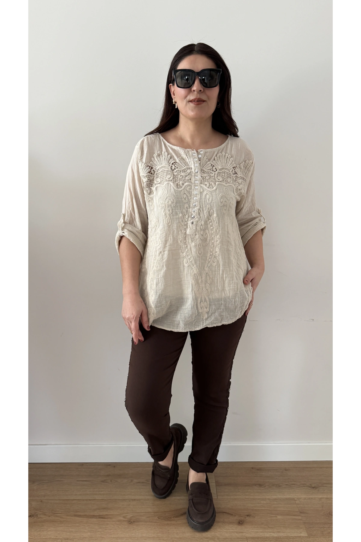 Nakışlı Zımba Düğmeli Krem Rengi İkili Takım Gömlek