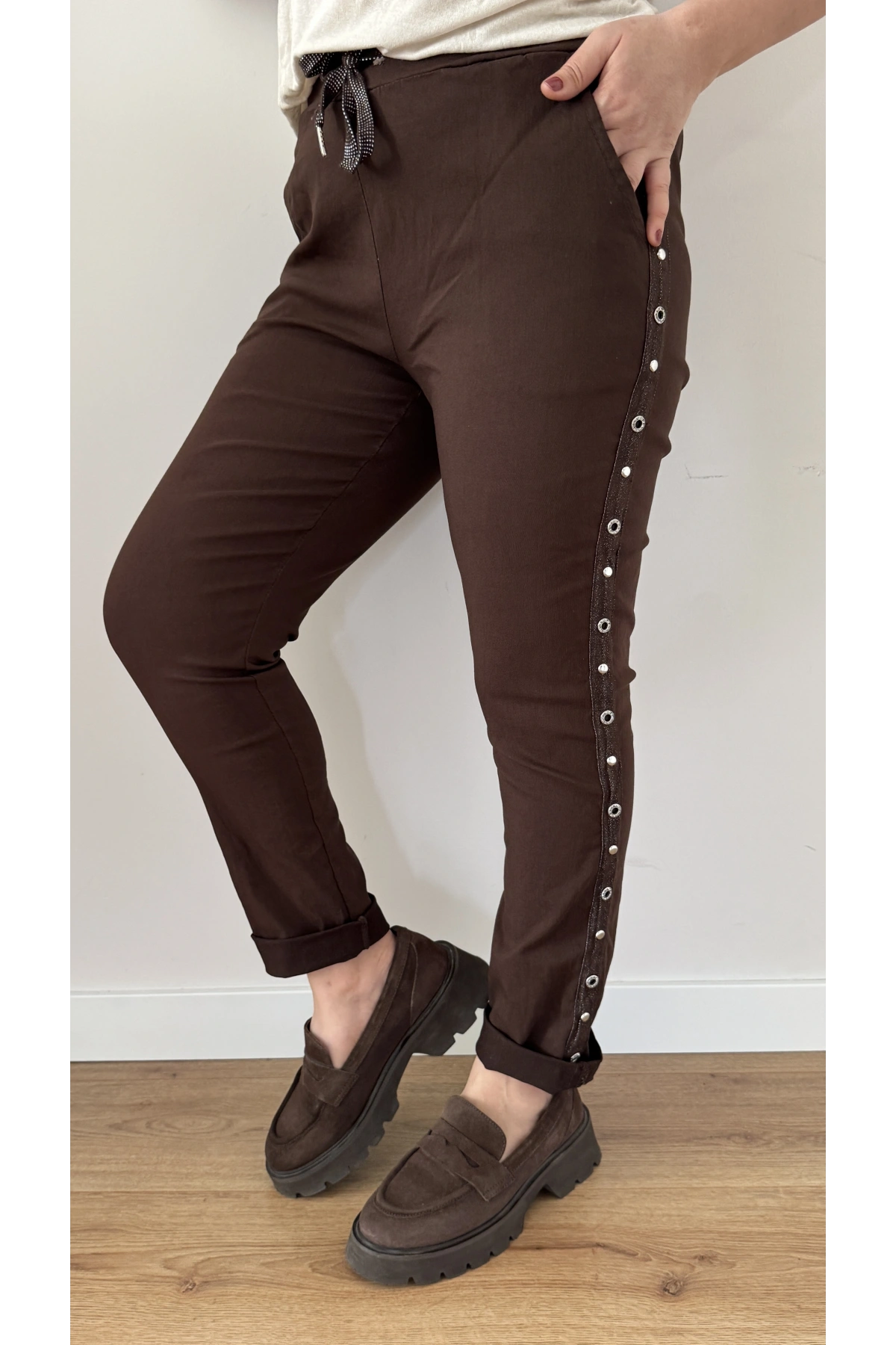 Yanı Zımba Şeritli Kahverengi İthal Pantolon