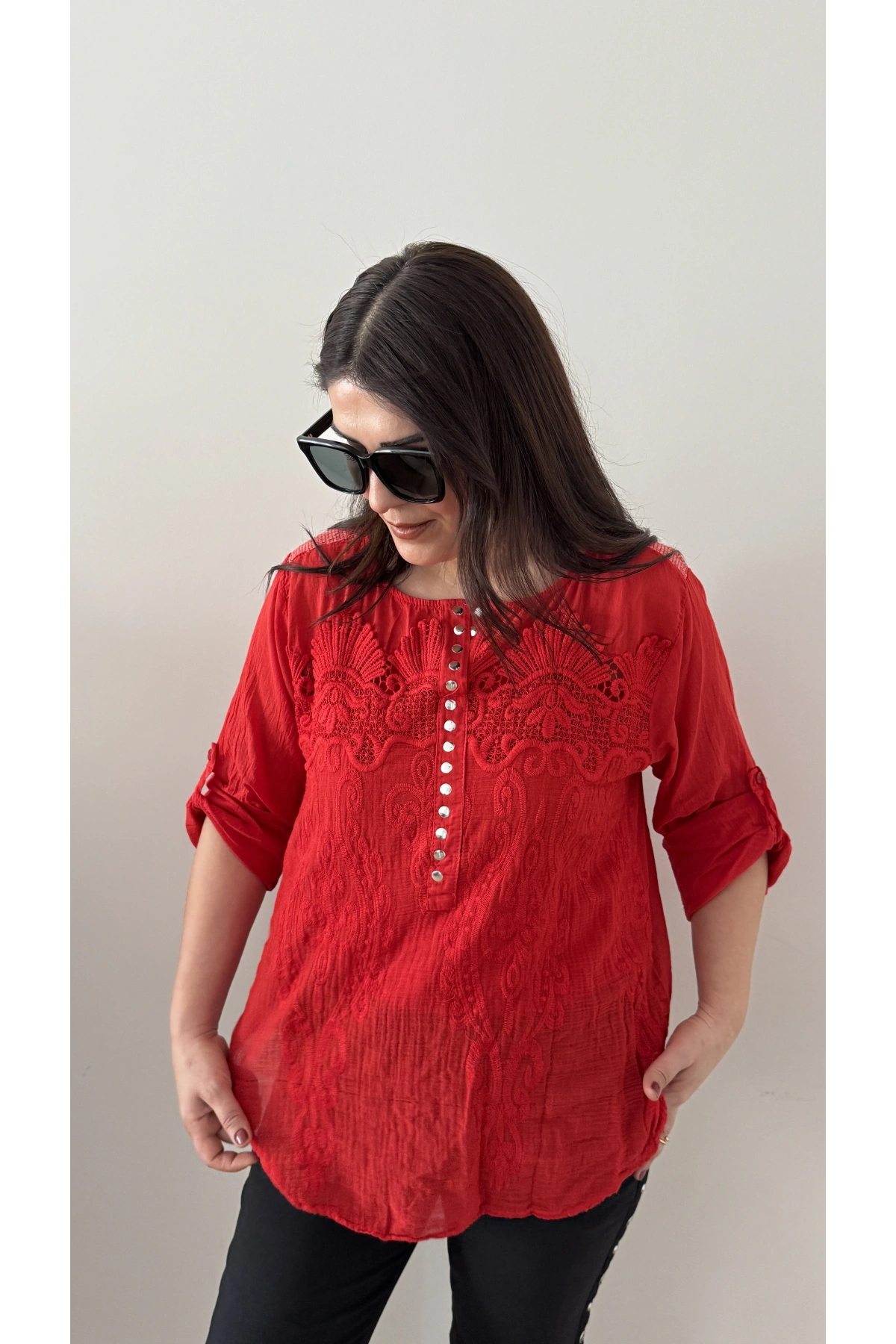 Nakışlı Zımba Düğmeli Kırmızı İkili İthal Gömlek