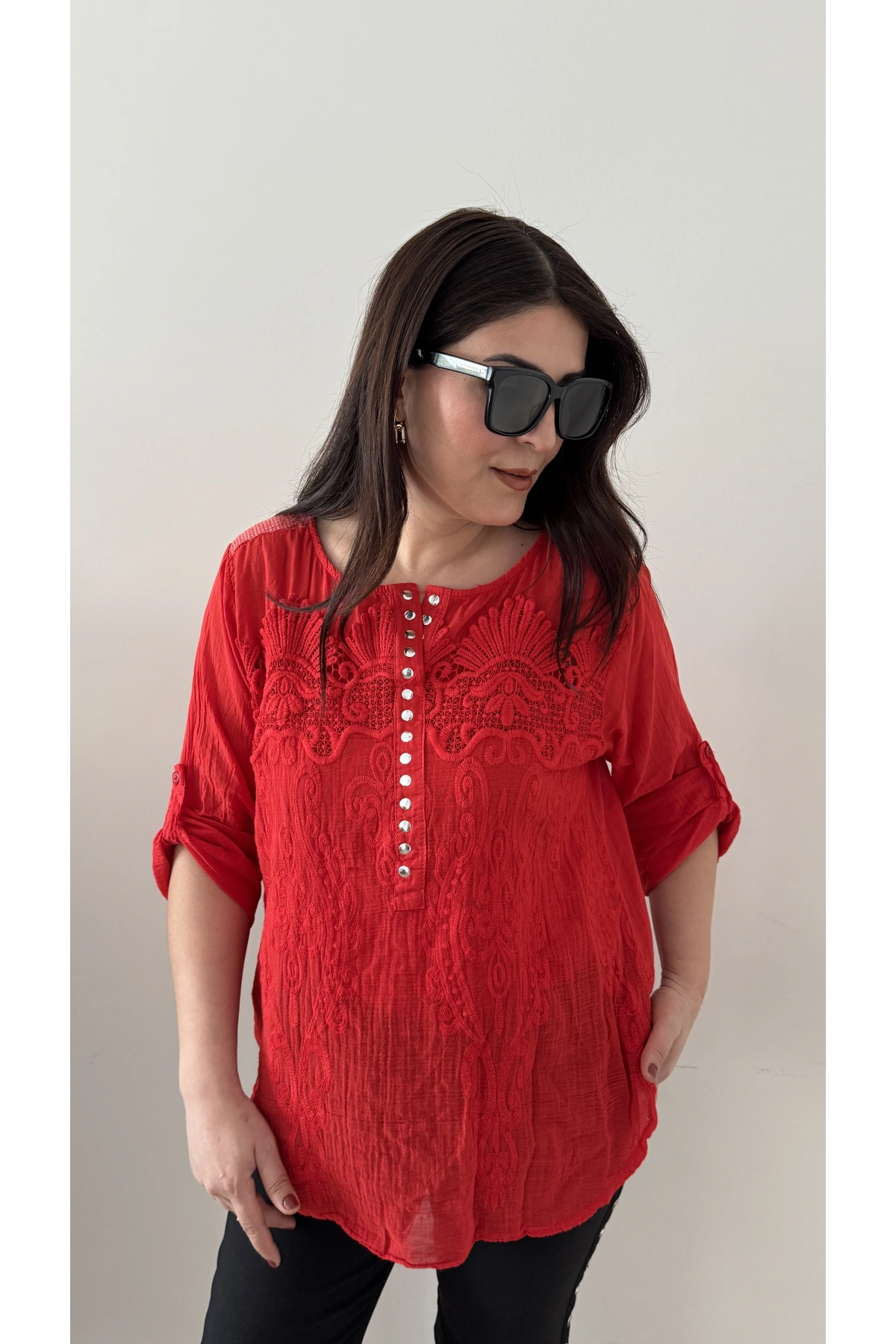 Nakışlı Zımba Düğmeli Kırmızı İkili İthal Gömlek