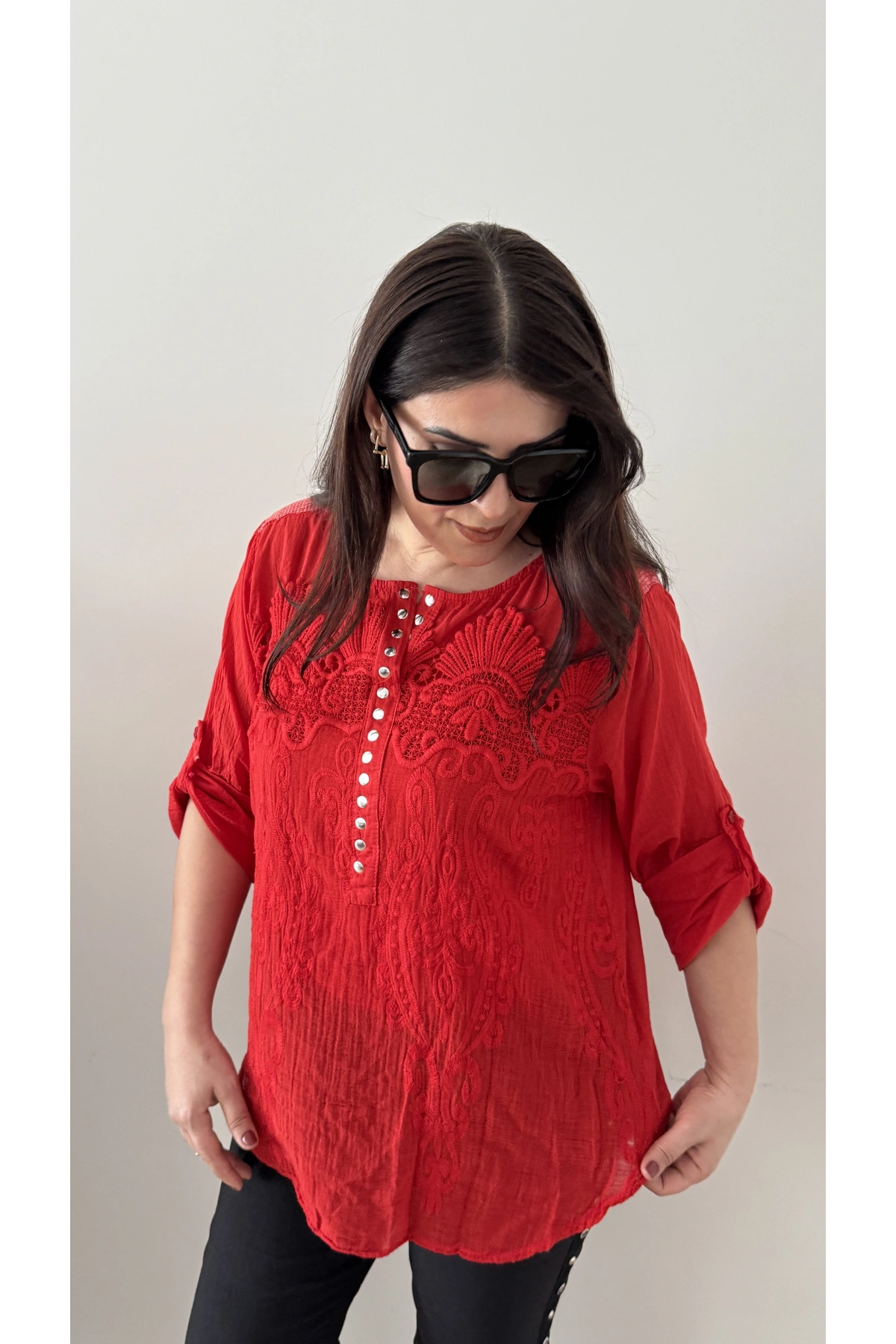 Nakışlı Zımba Düğmeli Kırmızı İkili İthal Gömlek