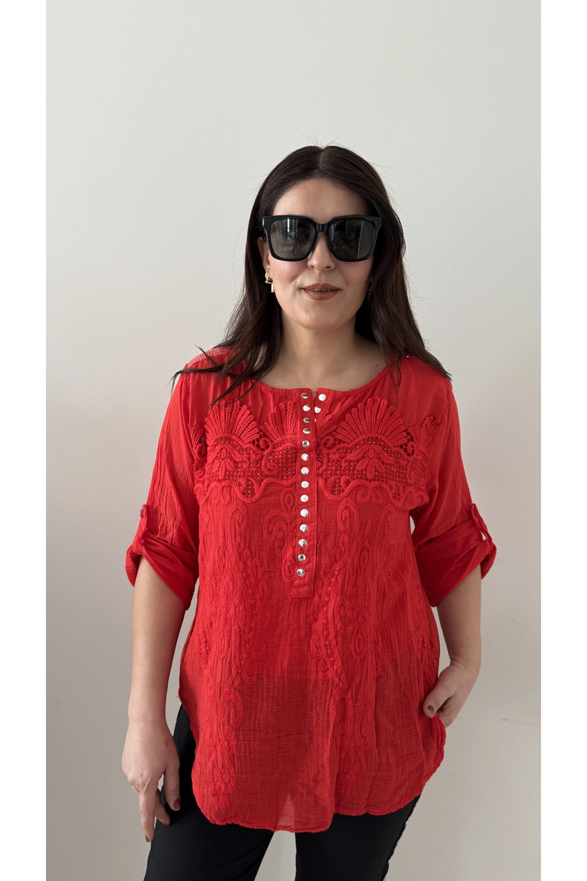 Nakışlı Zımba Düğmeli Kırmızı İkili İthal Gömlek