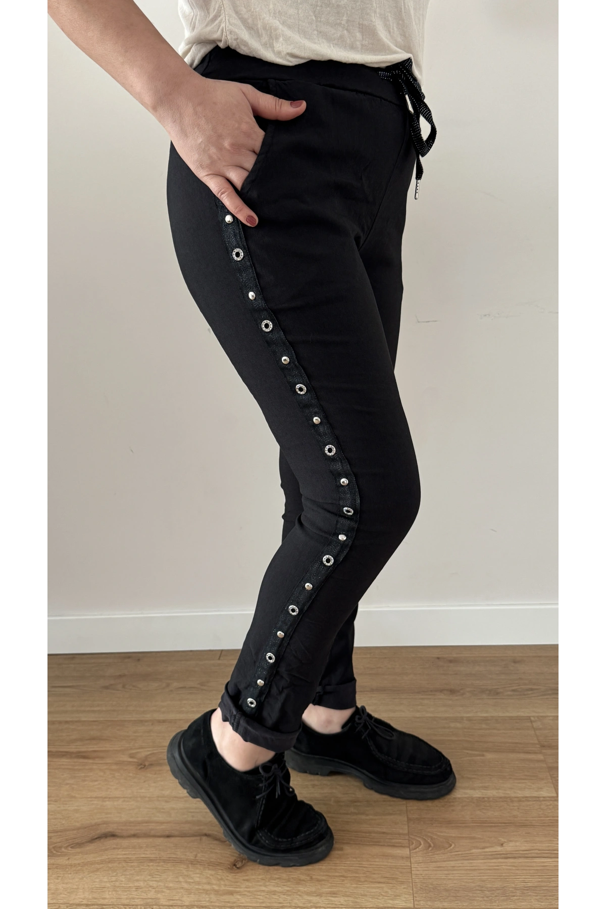 Yanı Şerit Zımbalı Siyah İthal Pantolon