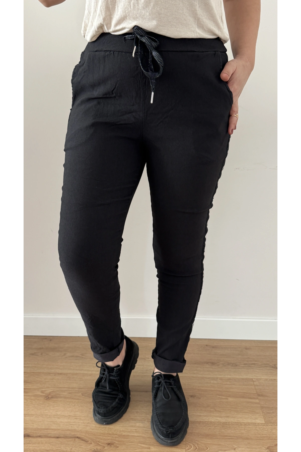 Yanı Şerit Zımbalı Siyah İthal Pantolon