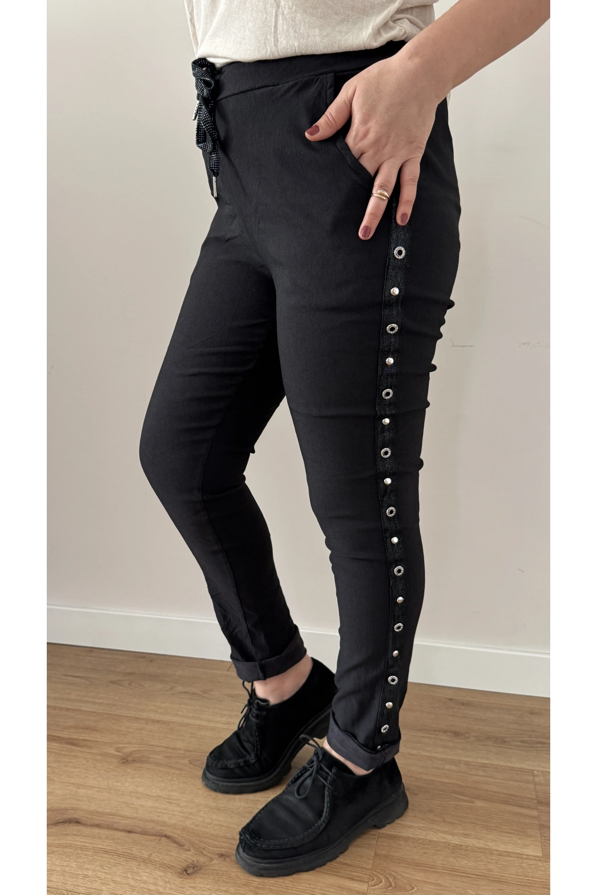 Yanı Şerit Zımbalı Siyah İthal Pantolon