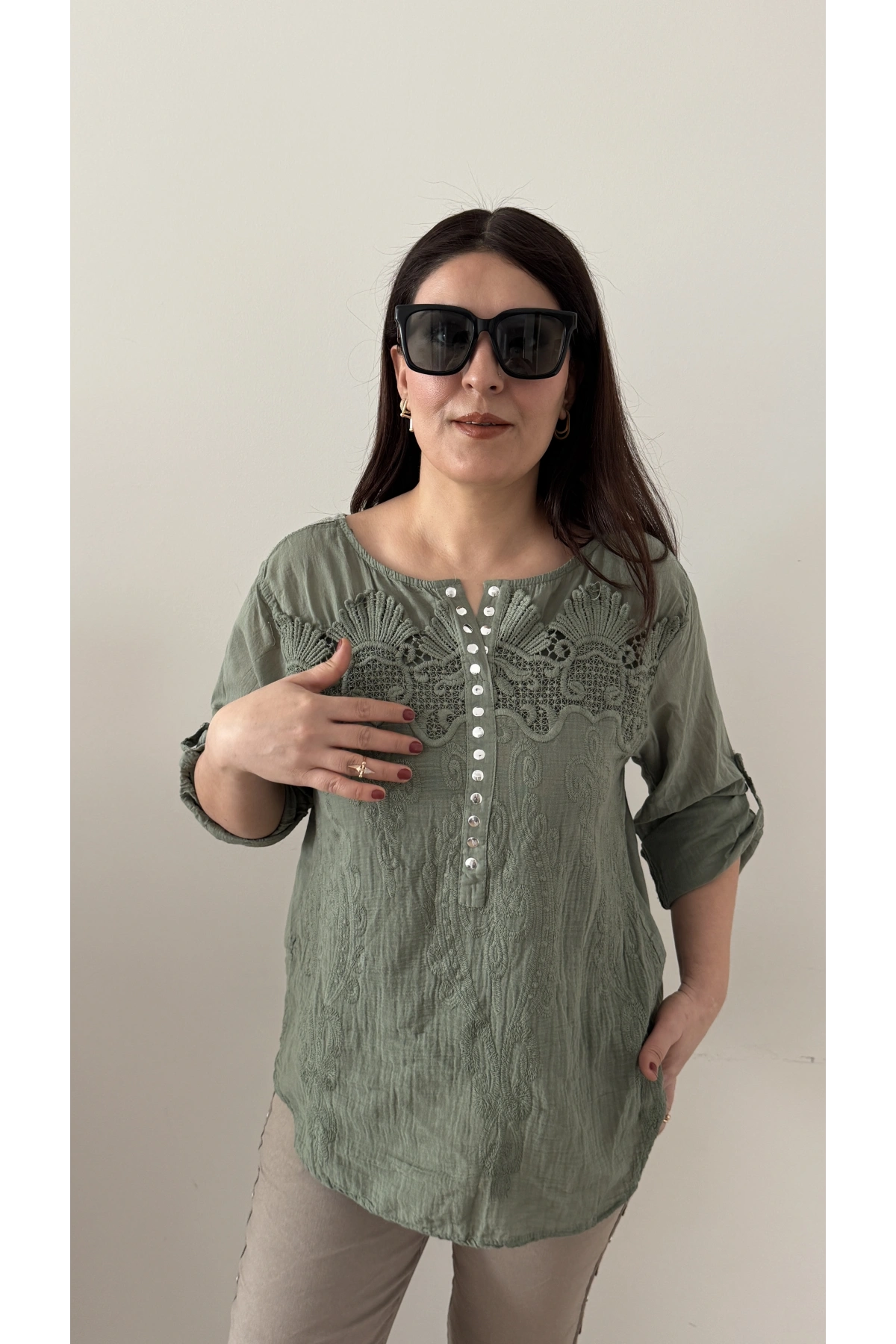 Nakışlı Zımba Düğmeli Haki Yeşil İkili İthal Gömlek