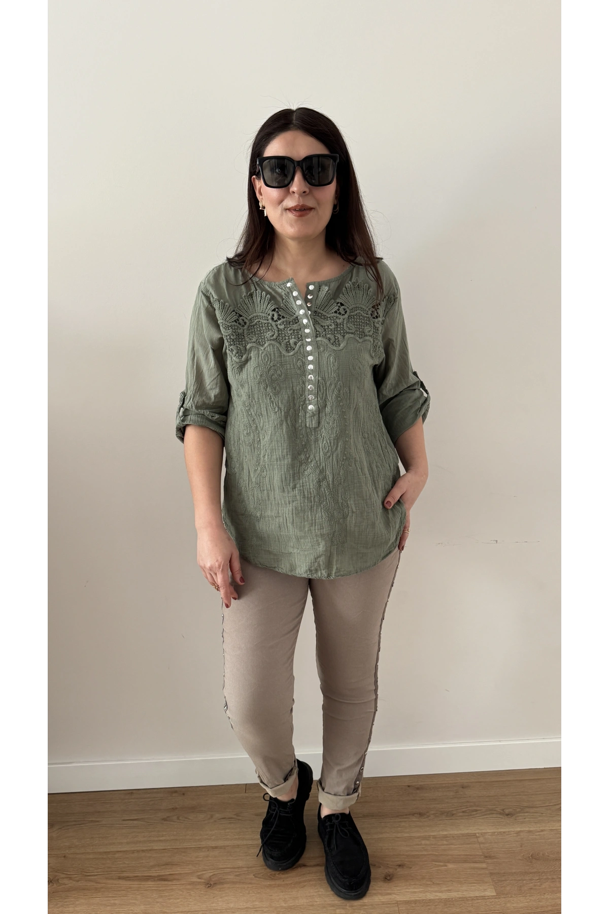 Nakışlı Zımba Düğmeli Haki Yeşil İkili İthal Gömlek