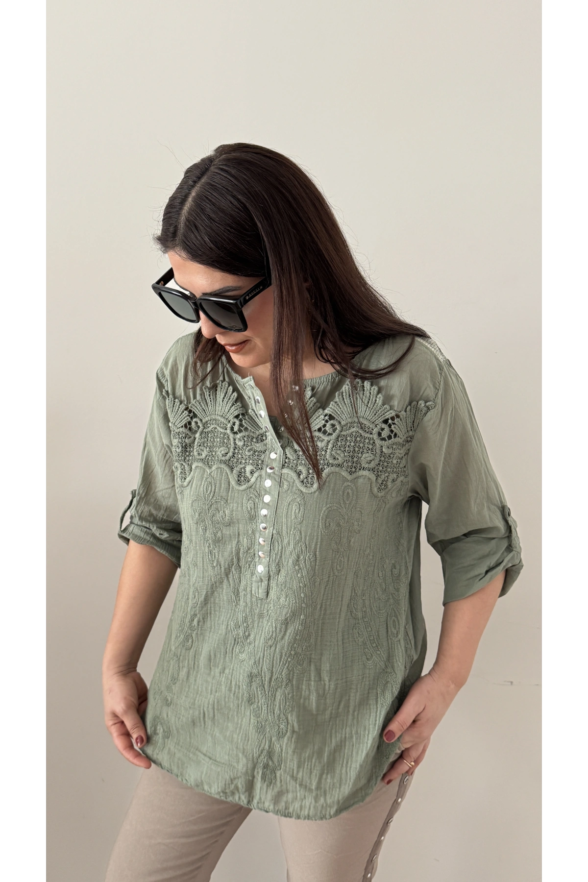 Nakışlı Zımba Düğmeli Haki Yeşil İkili İthal Gömlek