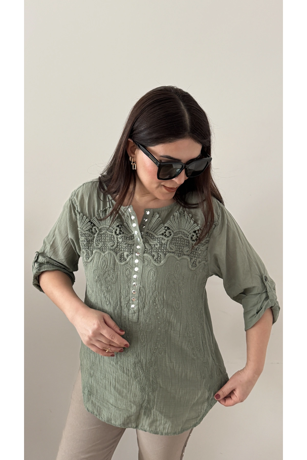 Nakışlı Zımba Düğmeli Haki Yeşil İkili İthal Gömlek