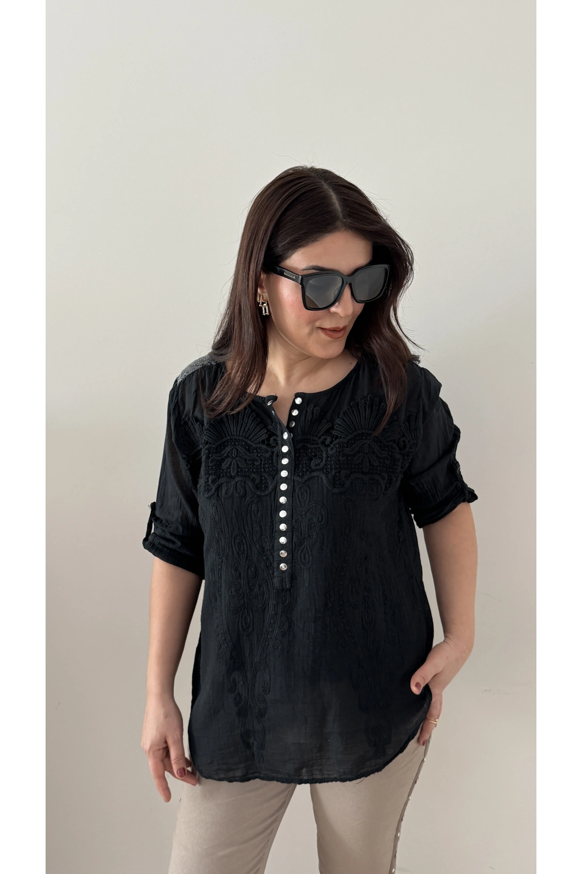Nakışlı Zımba Düğmeli Siyah İkili ithal Gömlek