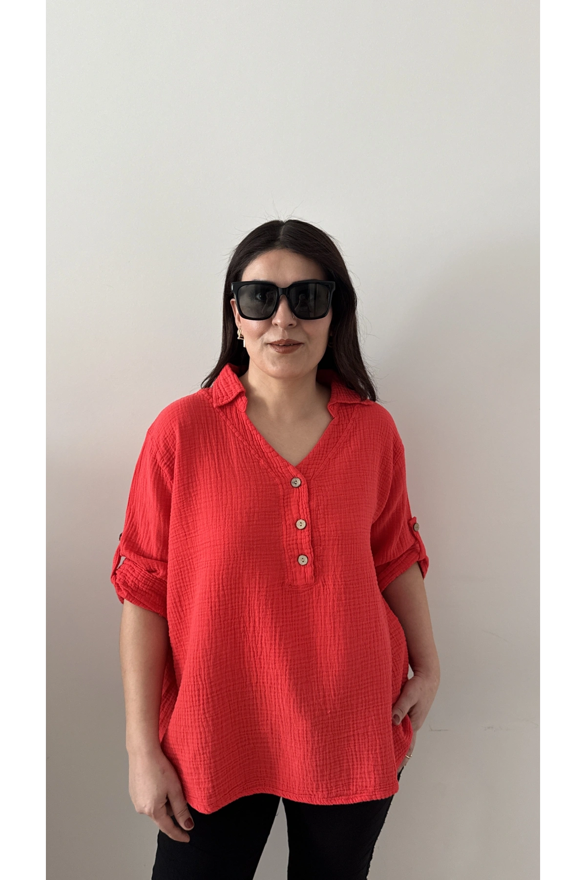 Yakalı Önü Düğmeli Narçiçeği Rengi Müslin Bluz