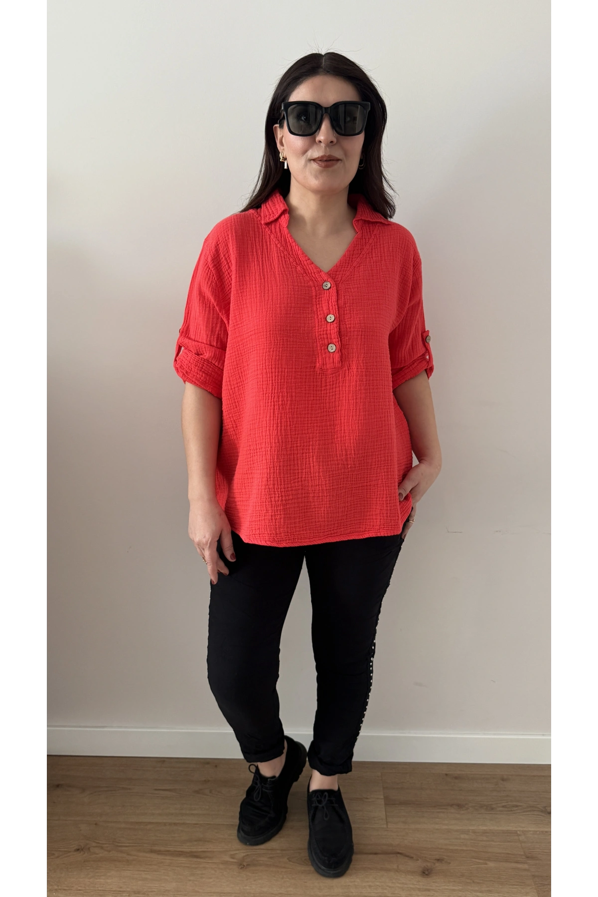 Yakalı Önü Düğmeli Narçiçeği Rengi Müslin Bluz