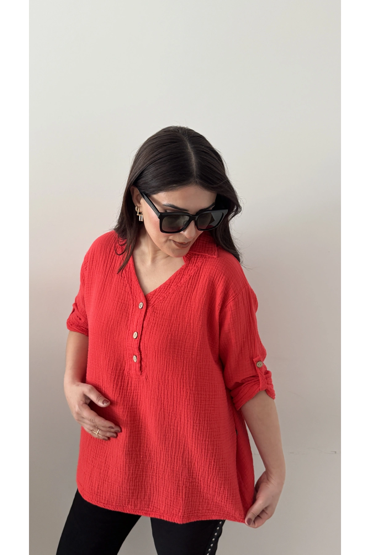 Yakalı Önü Düğmeli Narçiçeği Rengi Müslin Bluz