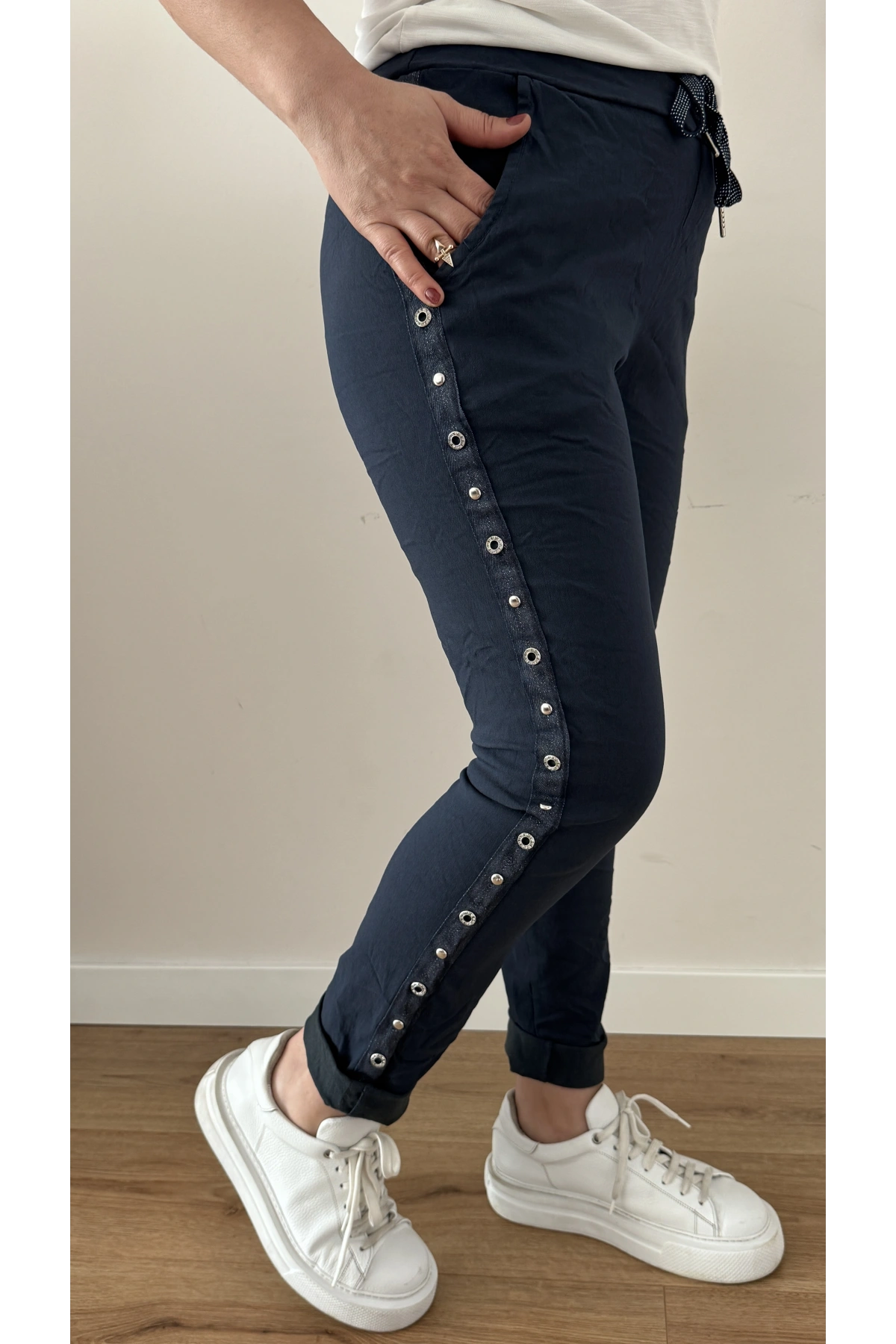 Yanı Zımba Şeritli Lacivert İthal Pantolon