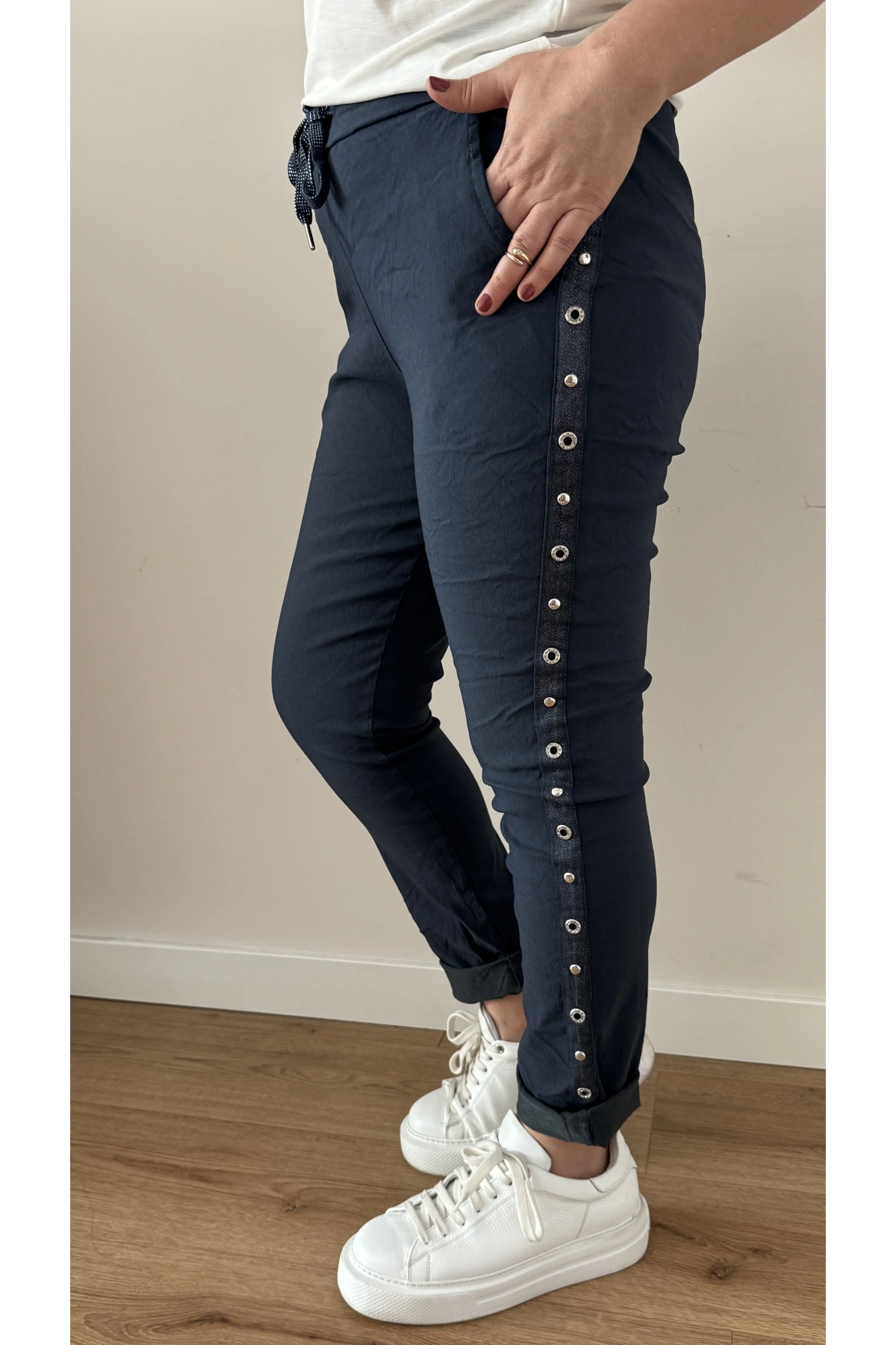 Yanı Zımba Şeritli Lacivert İthal Pantolon