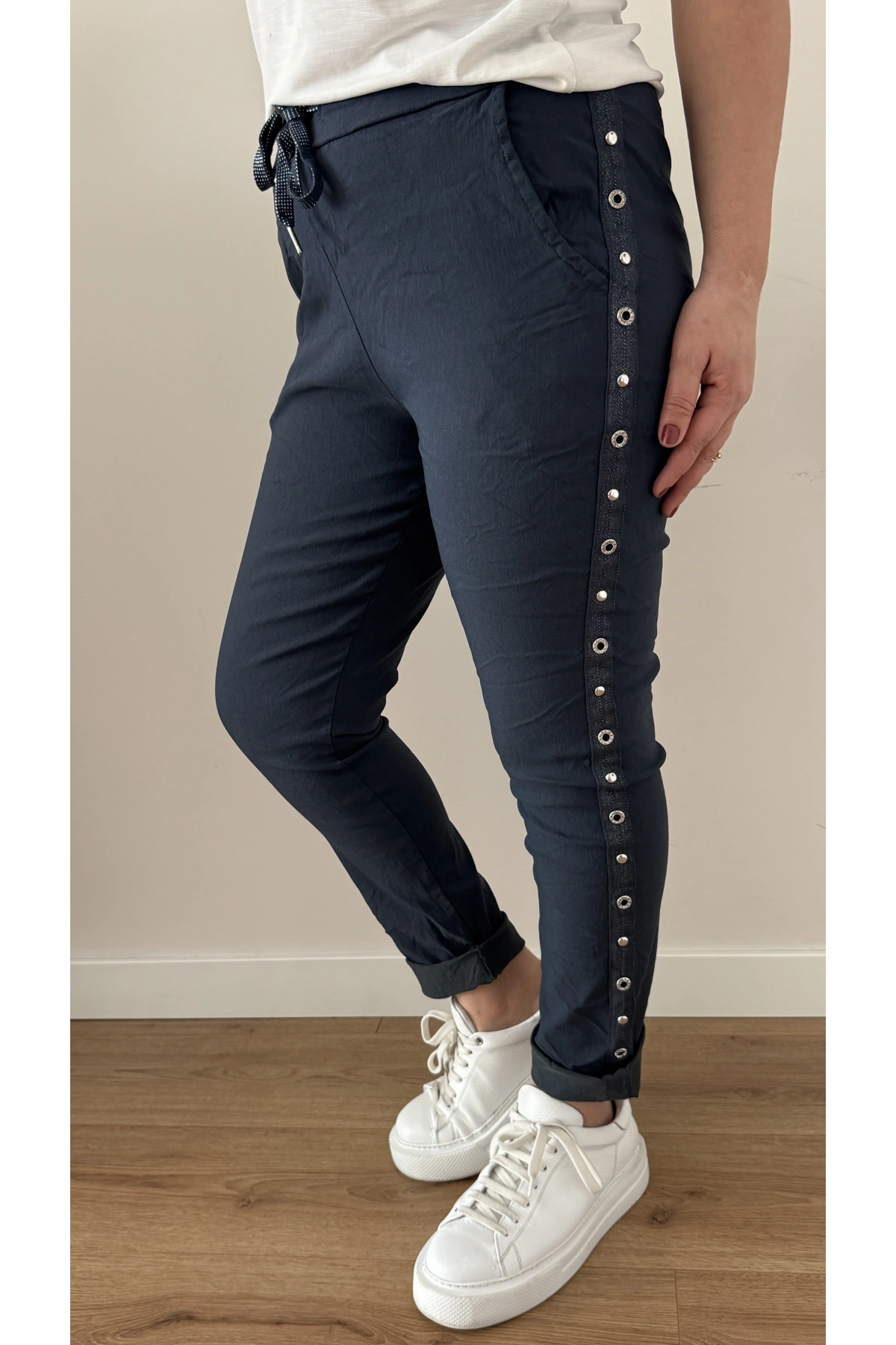 Yanı Zımba Şeritli Lacivert İthal Pantolon