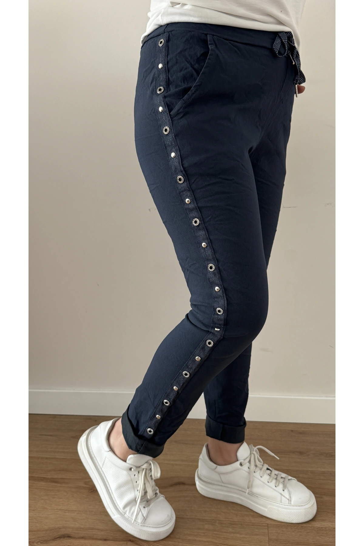 Yanı Zımba Şeritli Lacivert İthal Pantolon