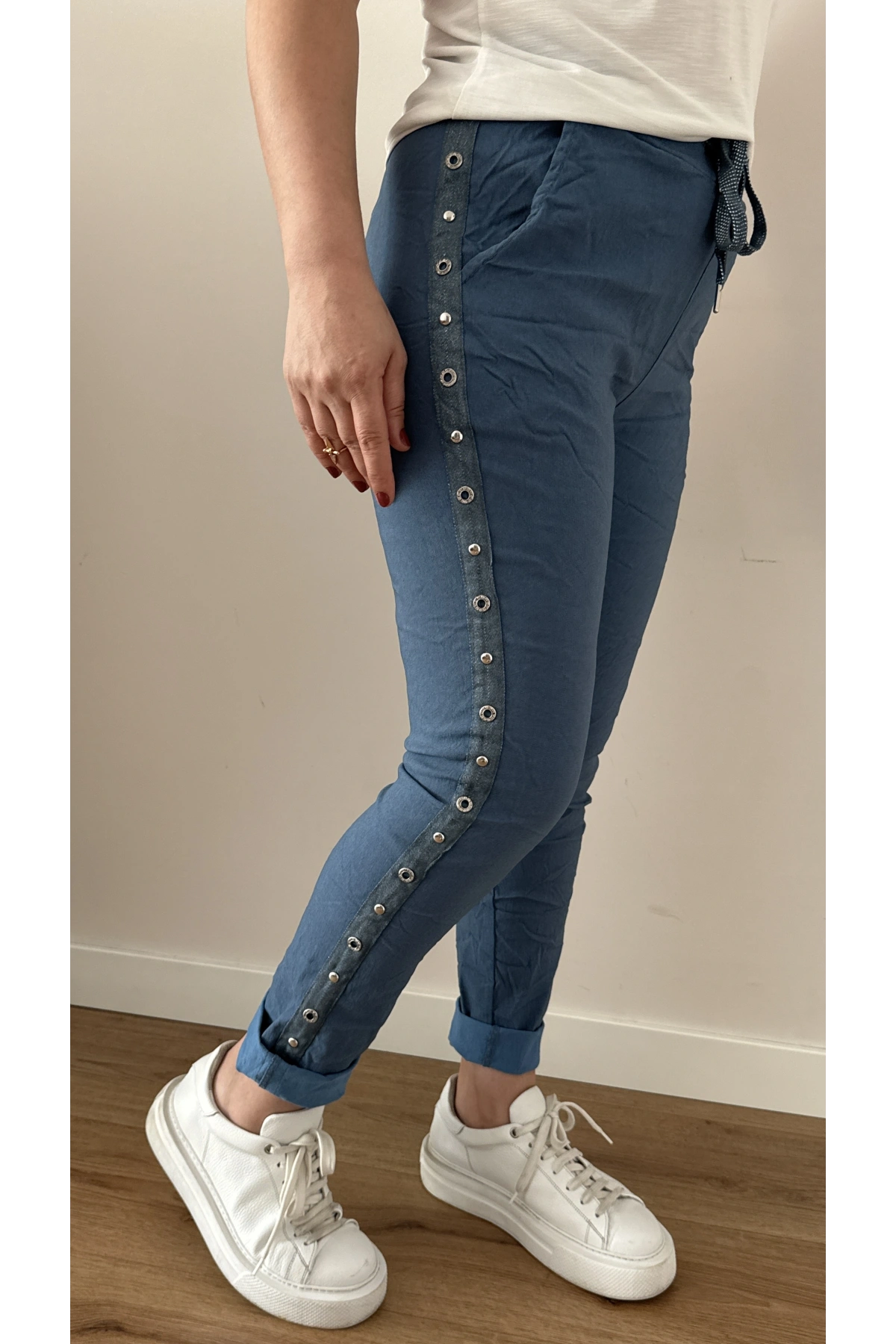 Yanı Zımba Şeritli Mavi İthal Pantolon