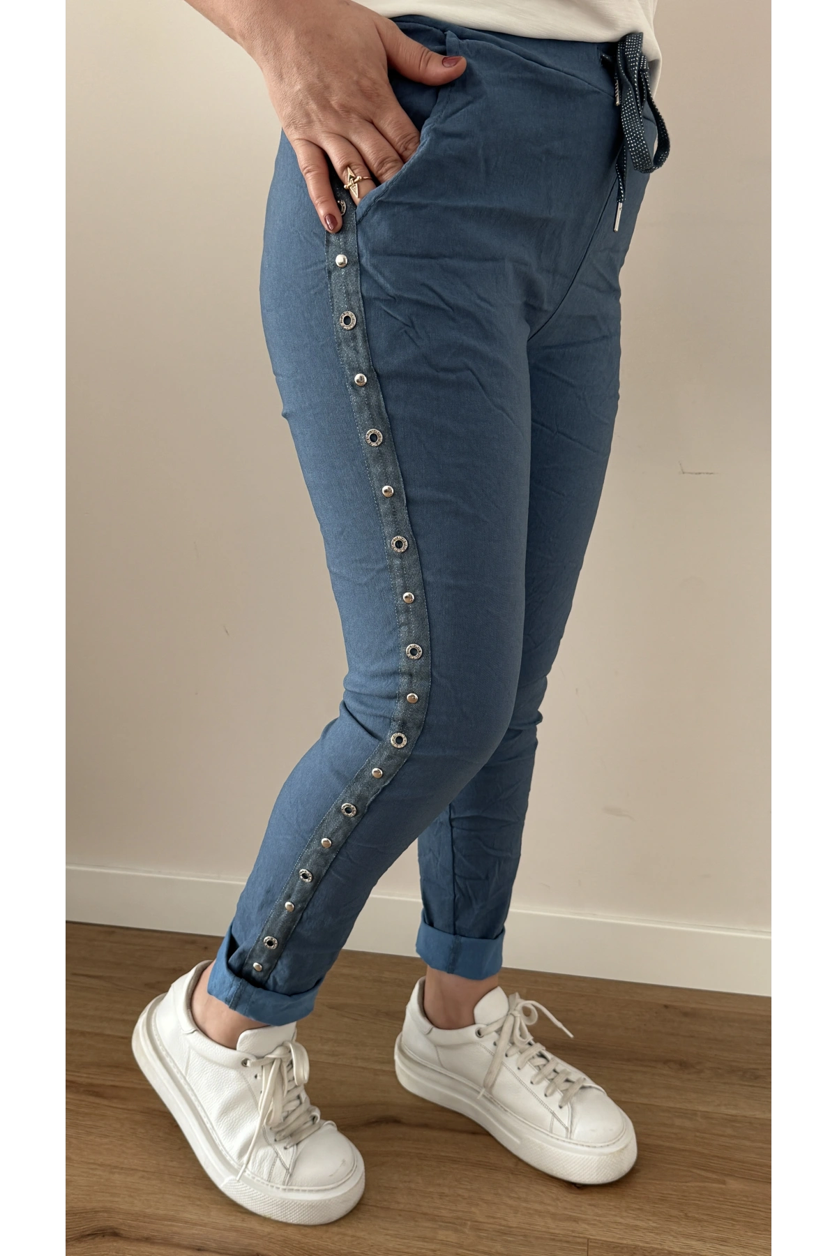 Yanı Zımba Şeritli Mavi İthal Pantolon