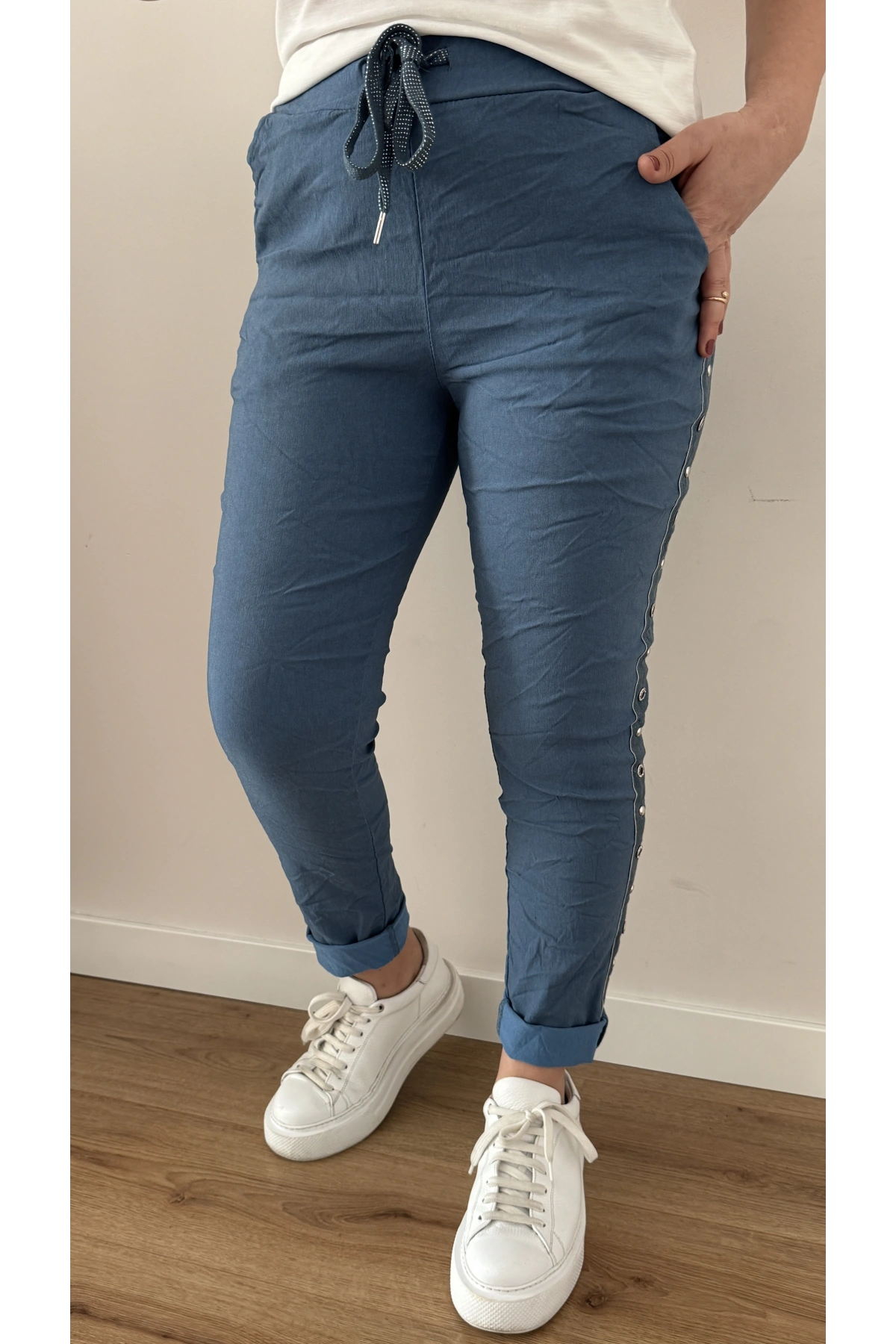 Yanı Zımba Şeritli Mavi İthal Pantolon