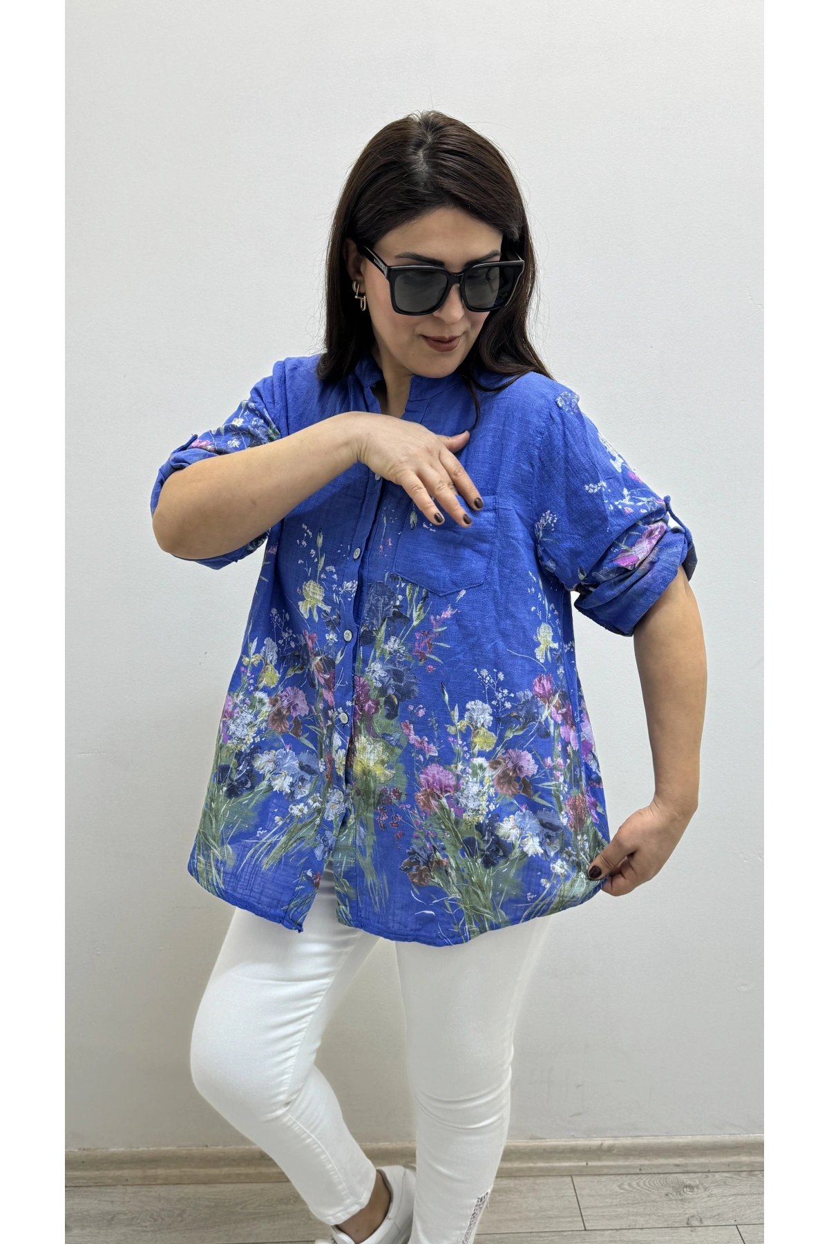 Çiçek Desenli İndigo Mavi İthal Gömlek
