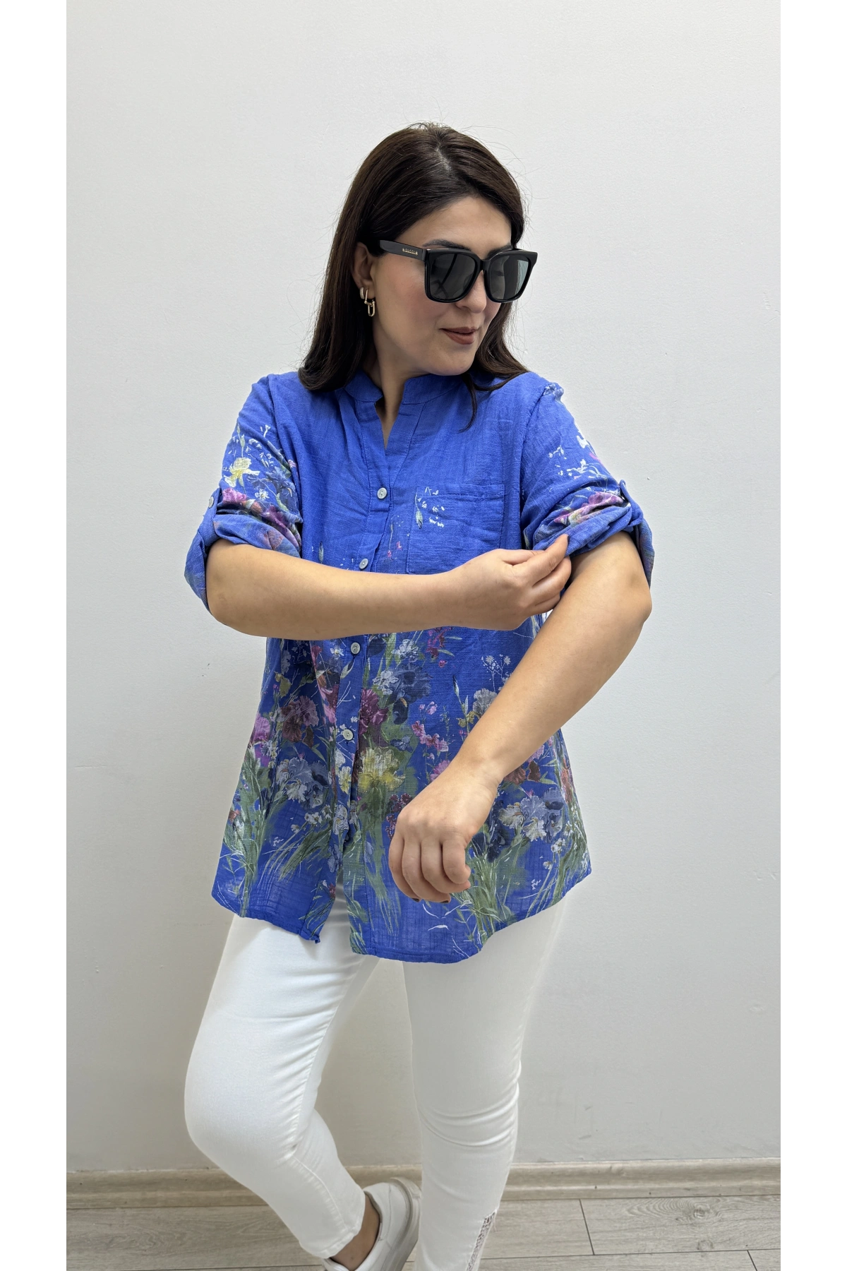 Çiçek Desenli İndigo Mavi İthal Gömlek