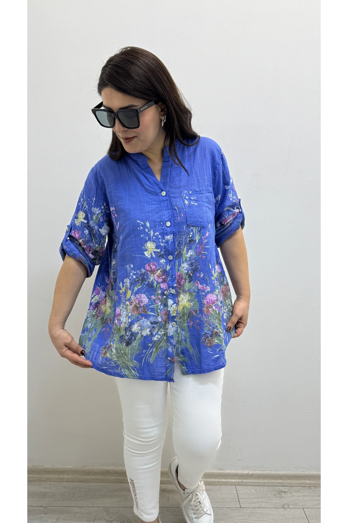 Çiçek Desenli İndigo Mavi İthal Gömlek