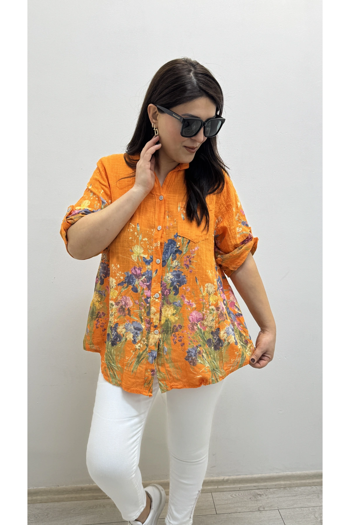 Çiçek Desenli Turuncu İthal Gömlek