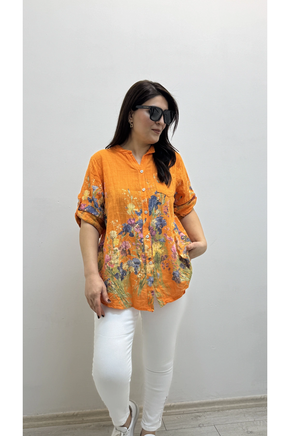 Çiçek Desenli Turuncu İthal Gömlek
