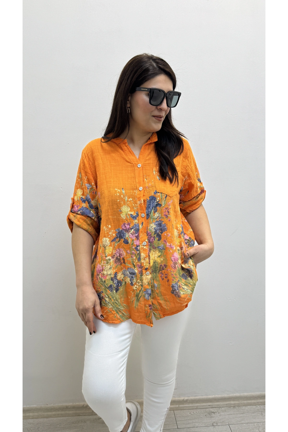 Çiçek Desenli Turuncu İthal Gömlek