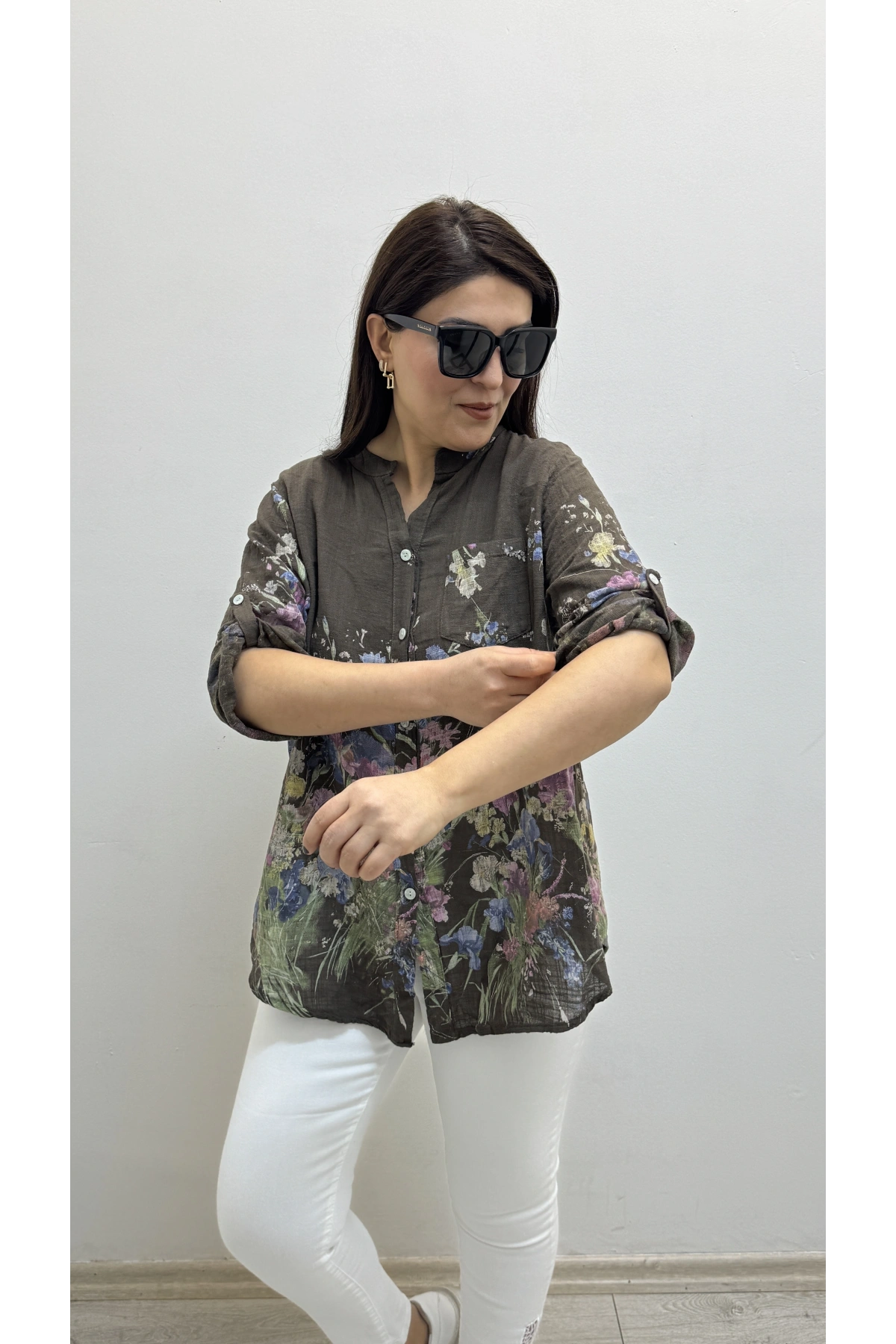 Çiçek Desenli Kahverengi İthal Gömlek