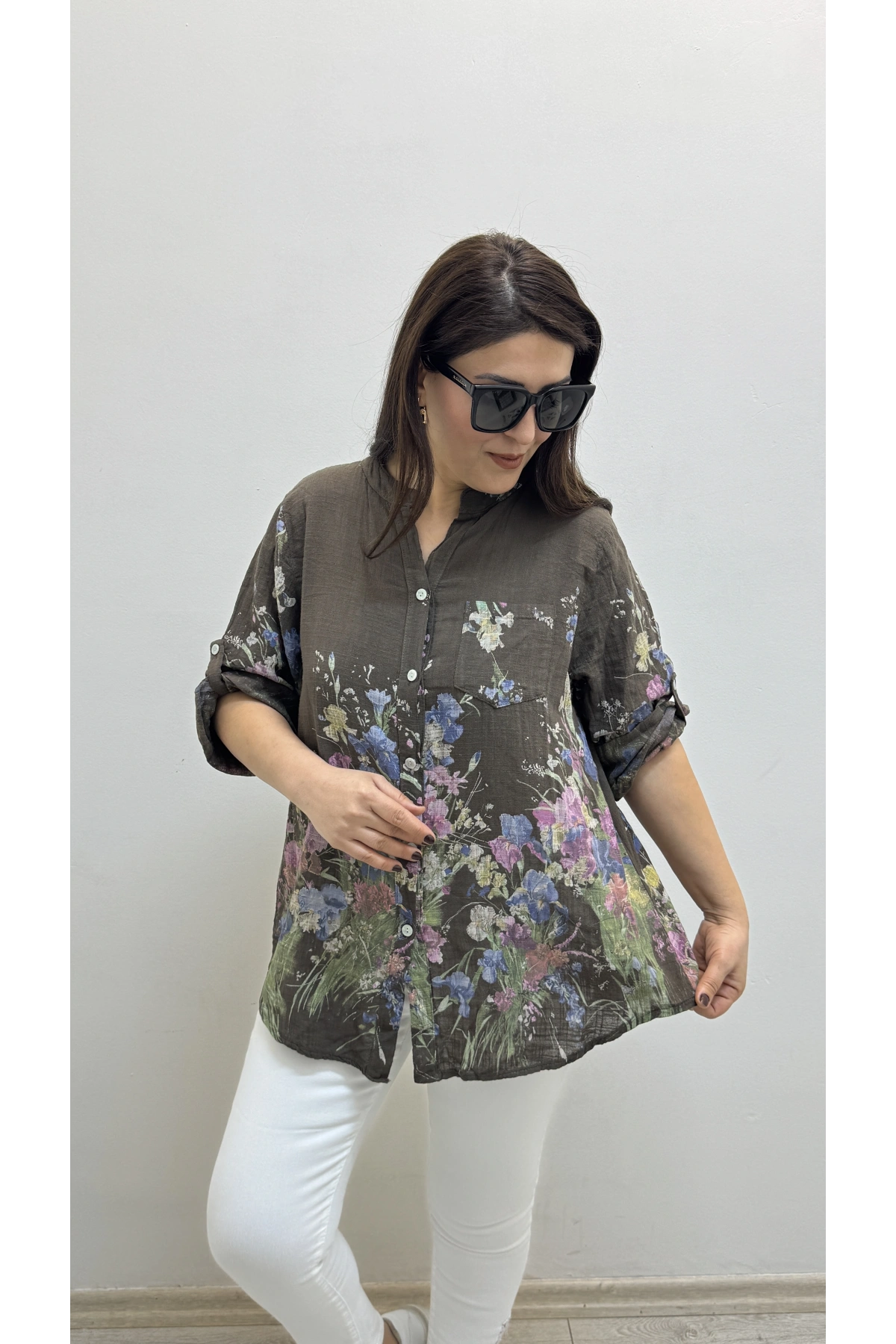 Çiçek Desenli Kahverengi İthal Gömlek