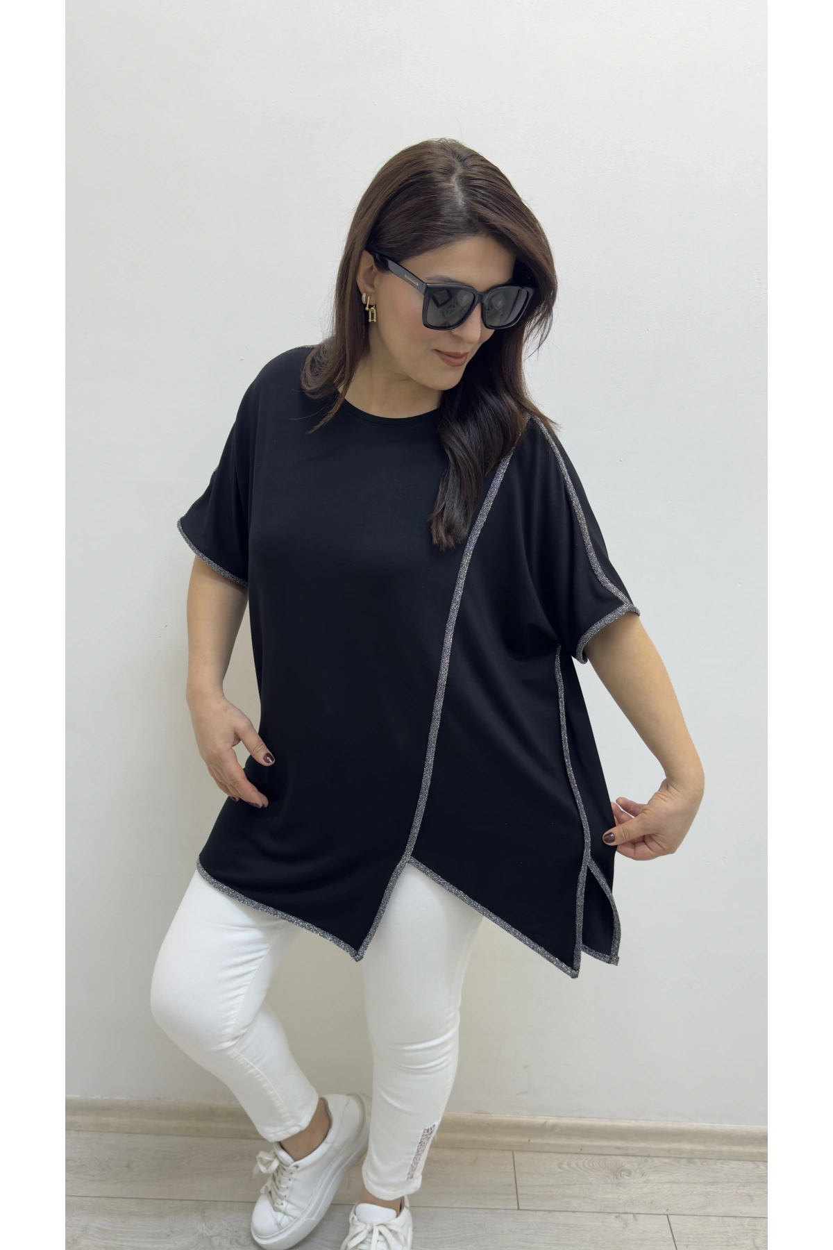Asimetrik Kesim Sim Şeritli Siyah Bluz